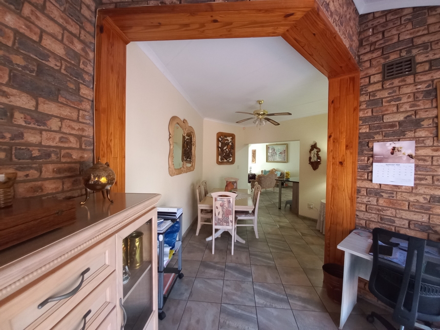 3 Bedroom Property for Sale in Safari Gardens North West